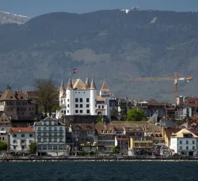 Taxi Genève Nyon : Transferts Pratiques Destination en taxi privé depuis Genève : Aéroport, Ski, EuropeGenève à Nyon